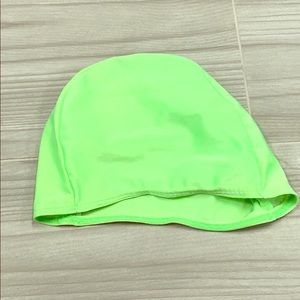 🆕 Girls small swim cap. FREE w/ girls bundle